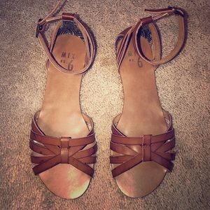 Mix No. 6 Women’s Brown Sandals, Size 8.5M